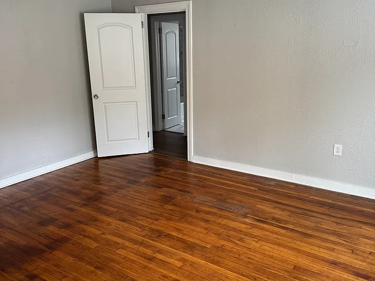 324 N 25th Ave — Photo 5