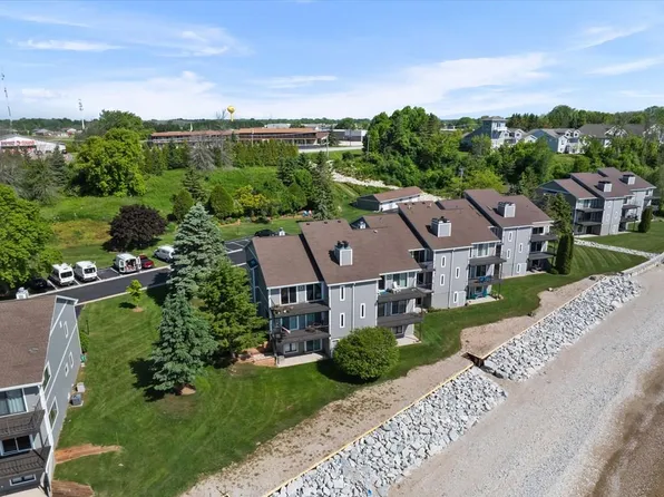 120 Summit Beach Dr APT D, Algoma, WI 54201