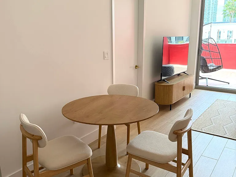 90 NE 32nd St #611 — Photo 10