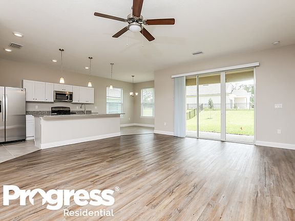 3rd image of 19 Eleven Oaks Cir