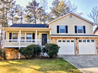 900 Turtle Bend Ln, Atlanta, GA 30349