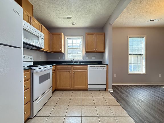 2nd image of 172 Cameron Way Cir