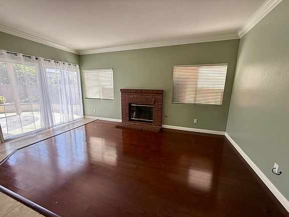 4th image of 1579 Dawson Dr