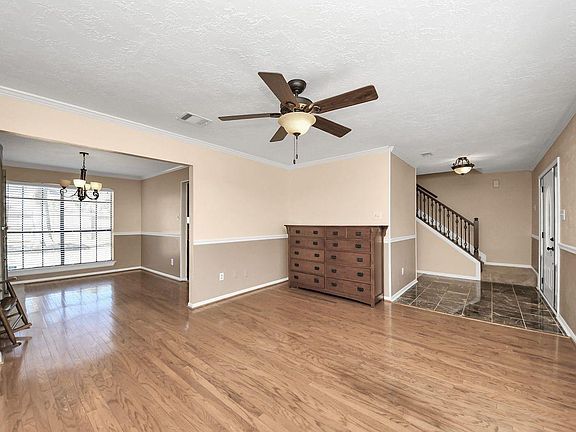 5th image of 7607 Plumtree Forest Cir