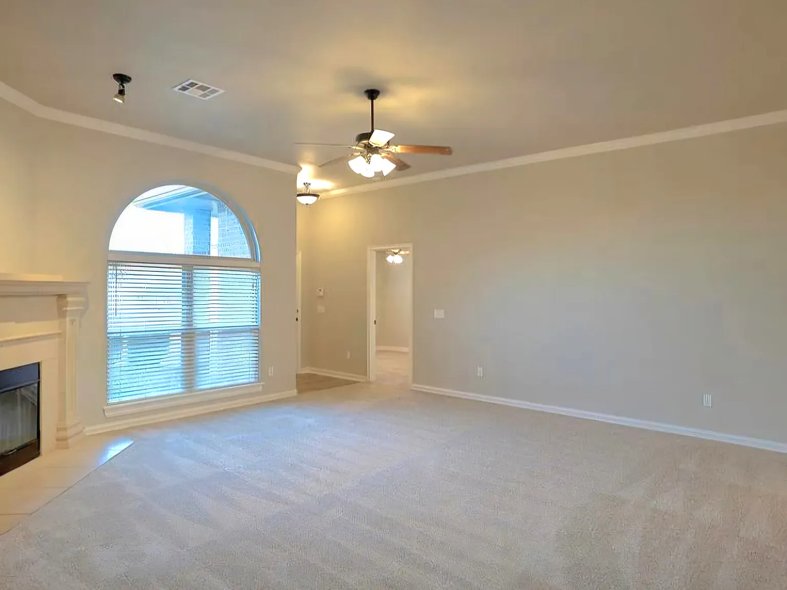 2218 Melody Dr — Photo 4