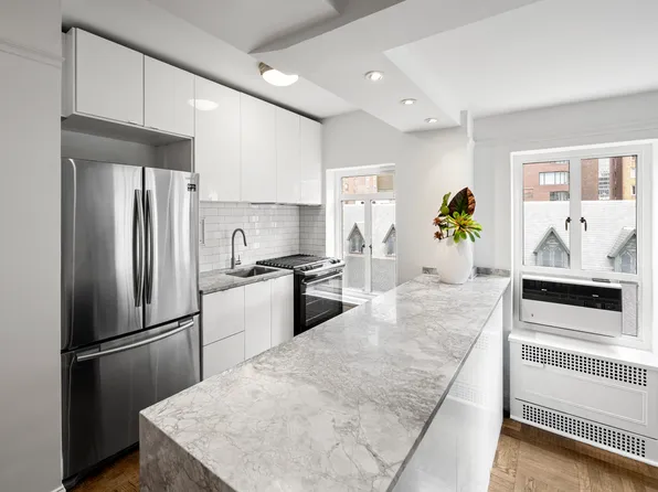 20 East 35th Street 7B image 3 of 10