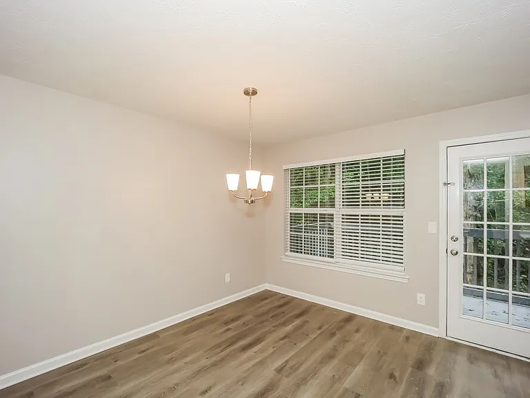 2534 Walter Way — Photo 7