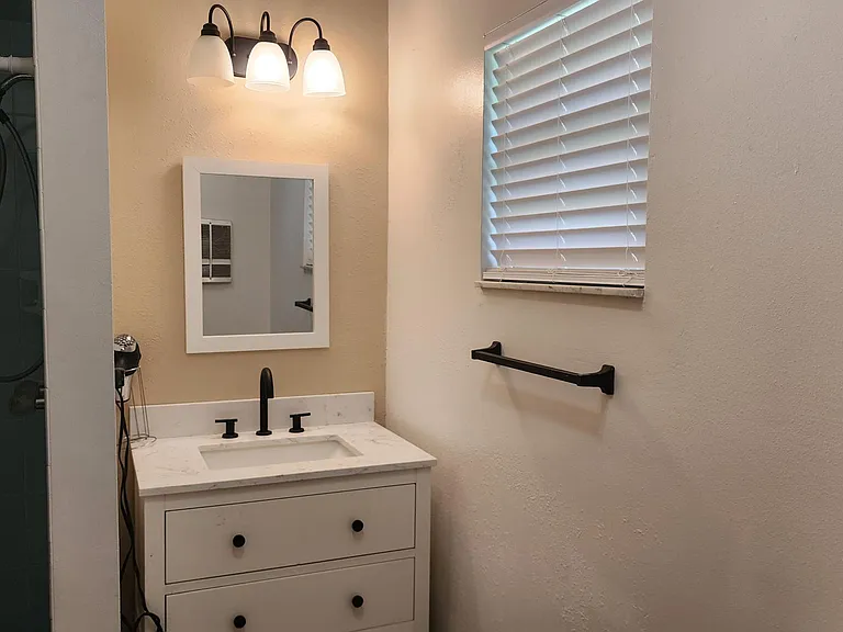 2124 W Myakka Rd — Photo 8