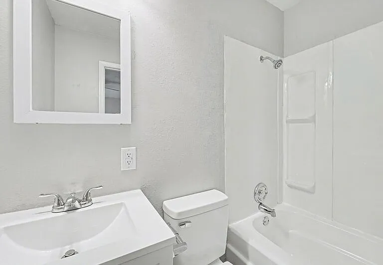 1045 S Happy Hollow Rd #1 — Photo 8