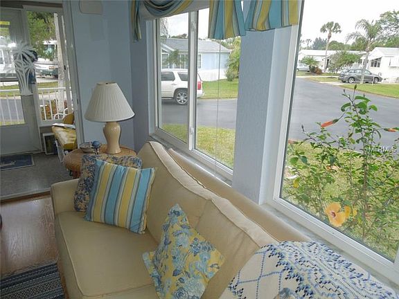 3rd image of 73 Crown Point Dr
