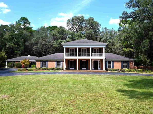 6322 Oakland Dr, Milton, FL 32570