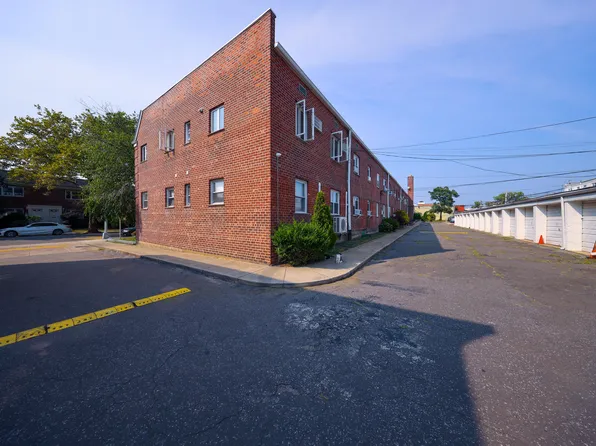 271 Bay 19th Street image 4 of 24