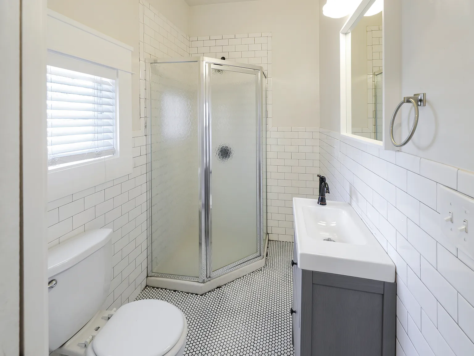 2 bed, 1200 sqft, $2,650 — Photo 3