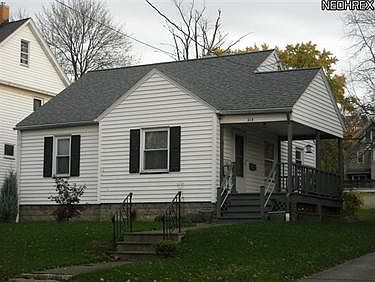 2nd image of 215 Lincoln Ave