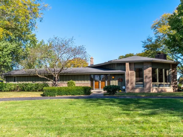 3585 Chapel ROAD, Brookfield, WI 53045