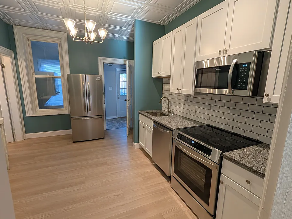 155 3rd St #2