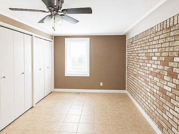 5th image of 504 Sunset Ln