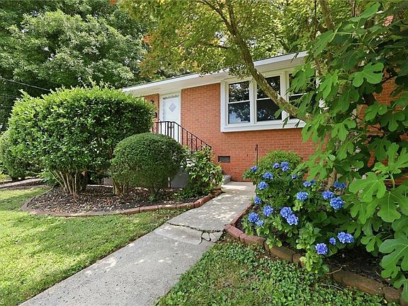 2nd image of 305 Meadowbrook Dr