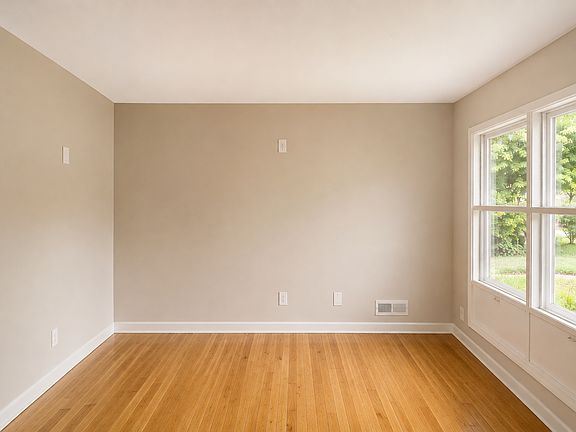 4th image of 5201 Irving Ave N