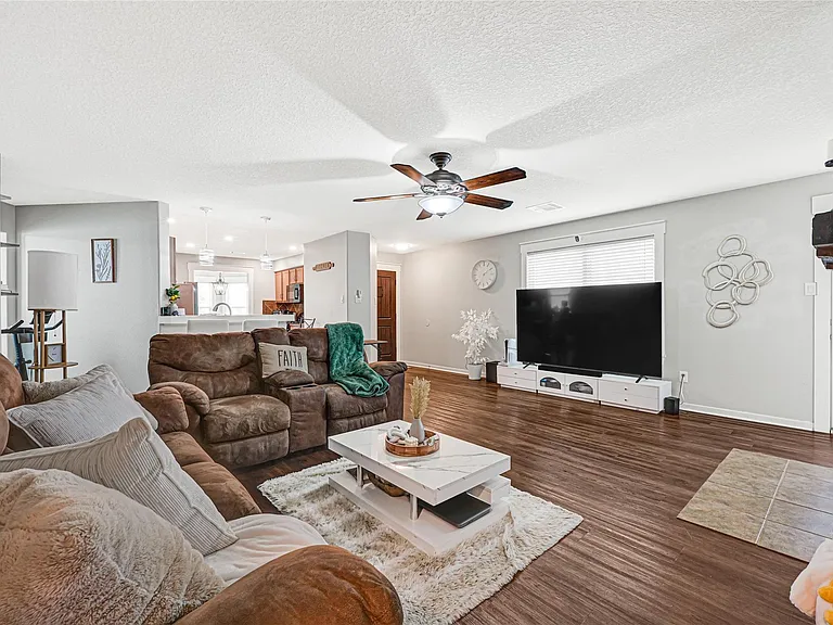 9825 Hyacinth Way — Photo 6