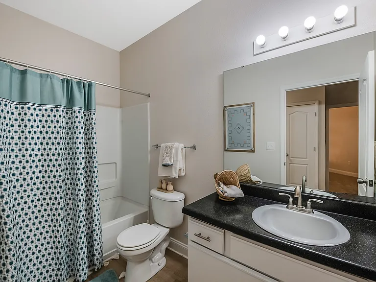 Ashbury Square Apartments — Photo 67