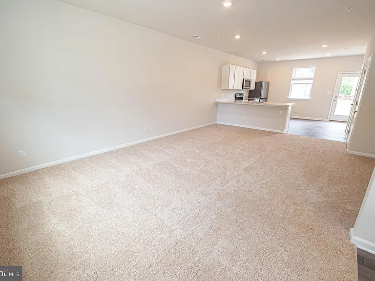 130 Willowtree Ln — Photo 14