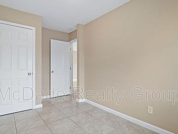 5th image of 2122-2124 Drescher St Unit 2122
