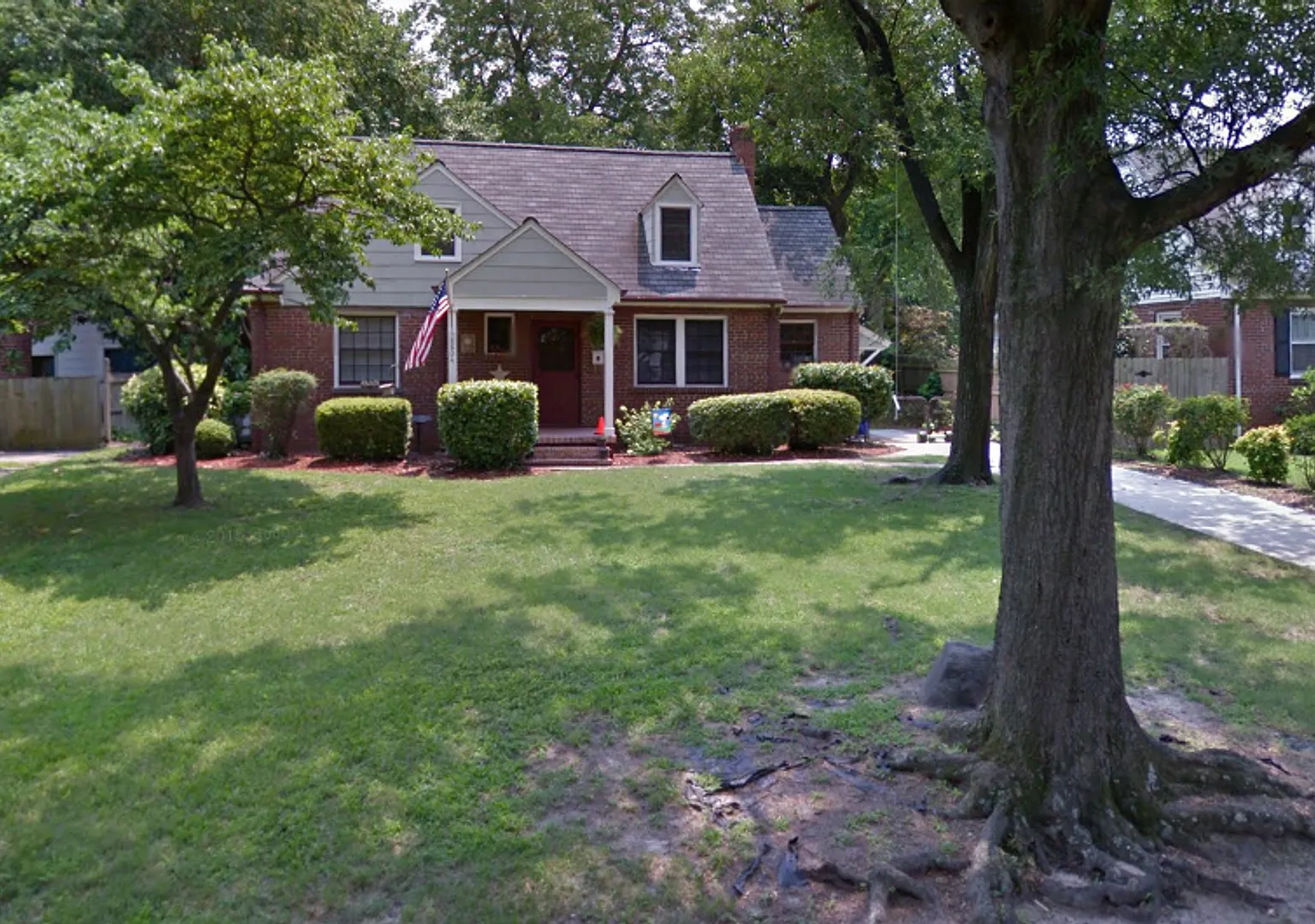 4 Bedroom Home with Huge Backyard! — Photo 1