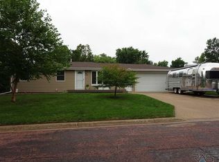 2008 E Sylvan Cir, Brandon, SD 57005