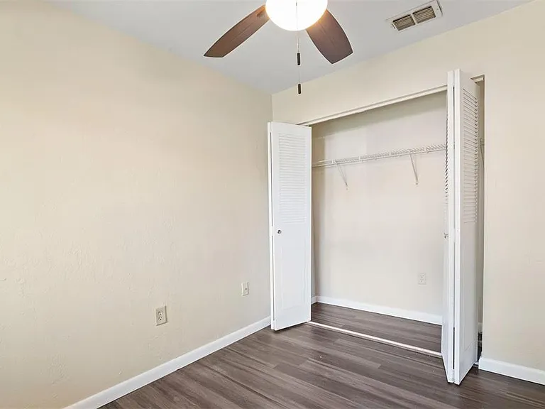 2635 SW 35th Pl #301 — Photo 5