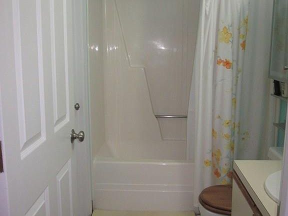 5th image of 94 Newbury Ave APT 304