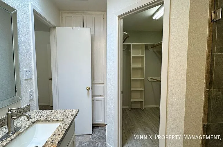 2001 Freeport Ln — Photo 24