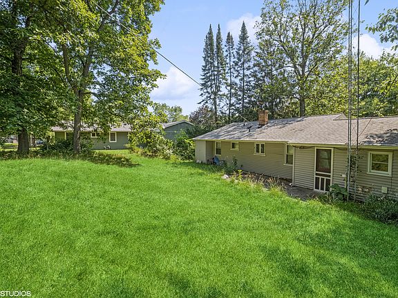 3rd image of 170 Joanne Ln