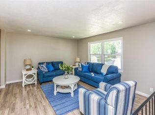 3720 N Pine Dr NE, Cedar Rapids, IA 52402