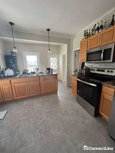 310 Noble St Photo 1