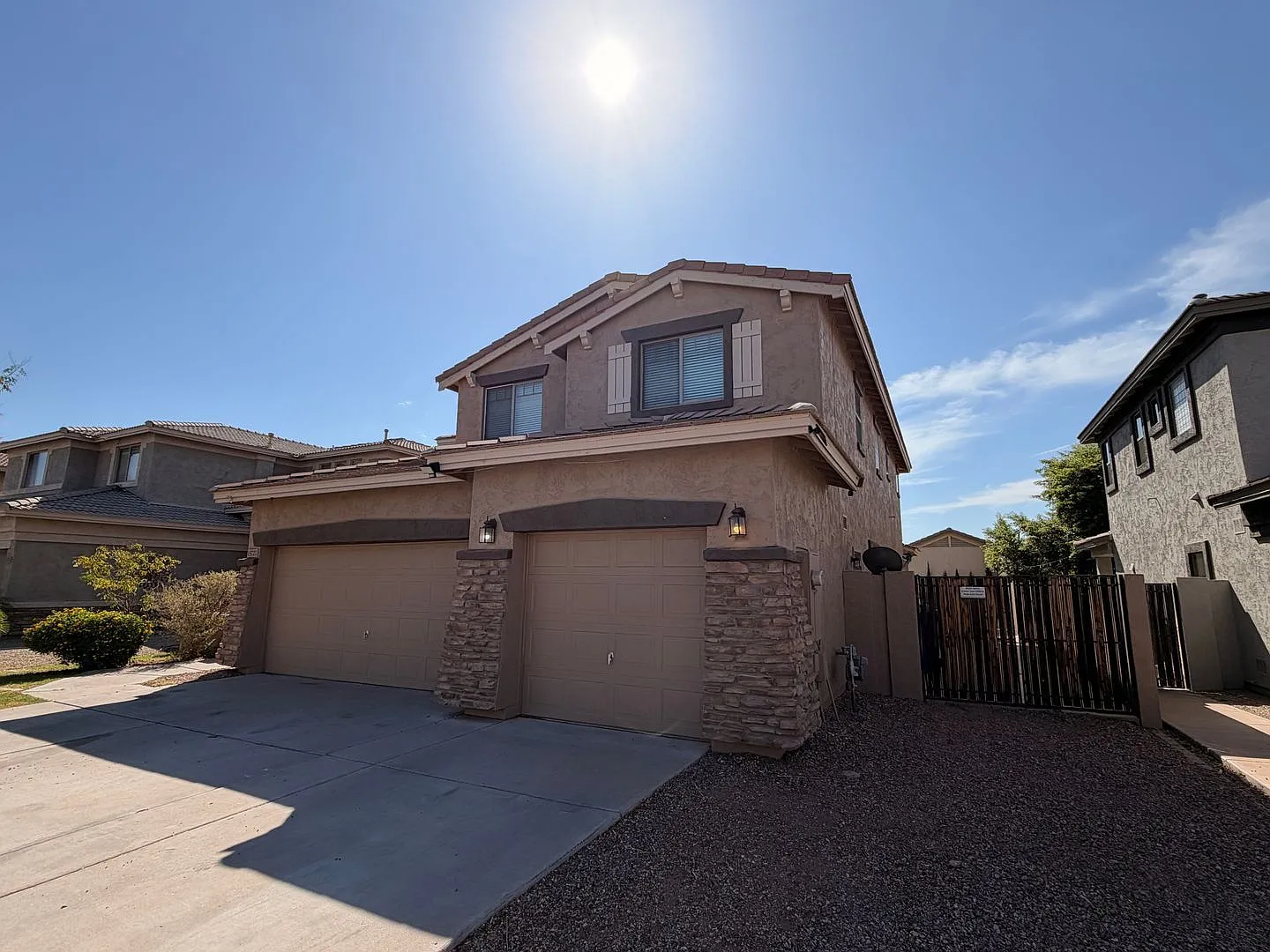 5 bed, 3.0 bath, 3234 sqft, $3,000 — Photo 2