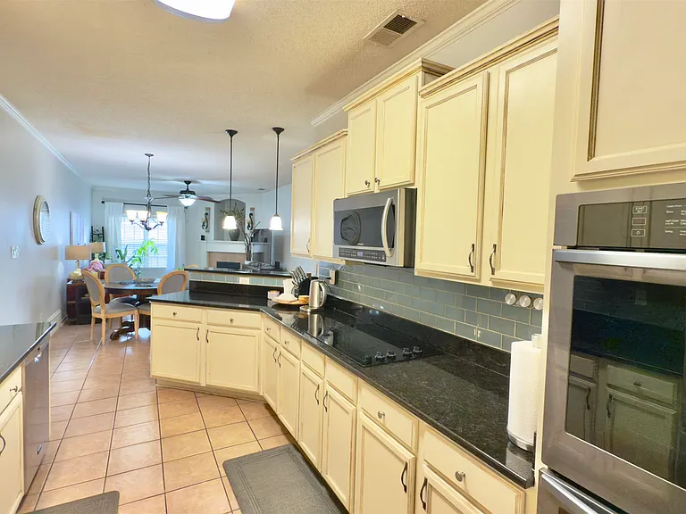 11215 Carston Cv — Photo 9