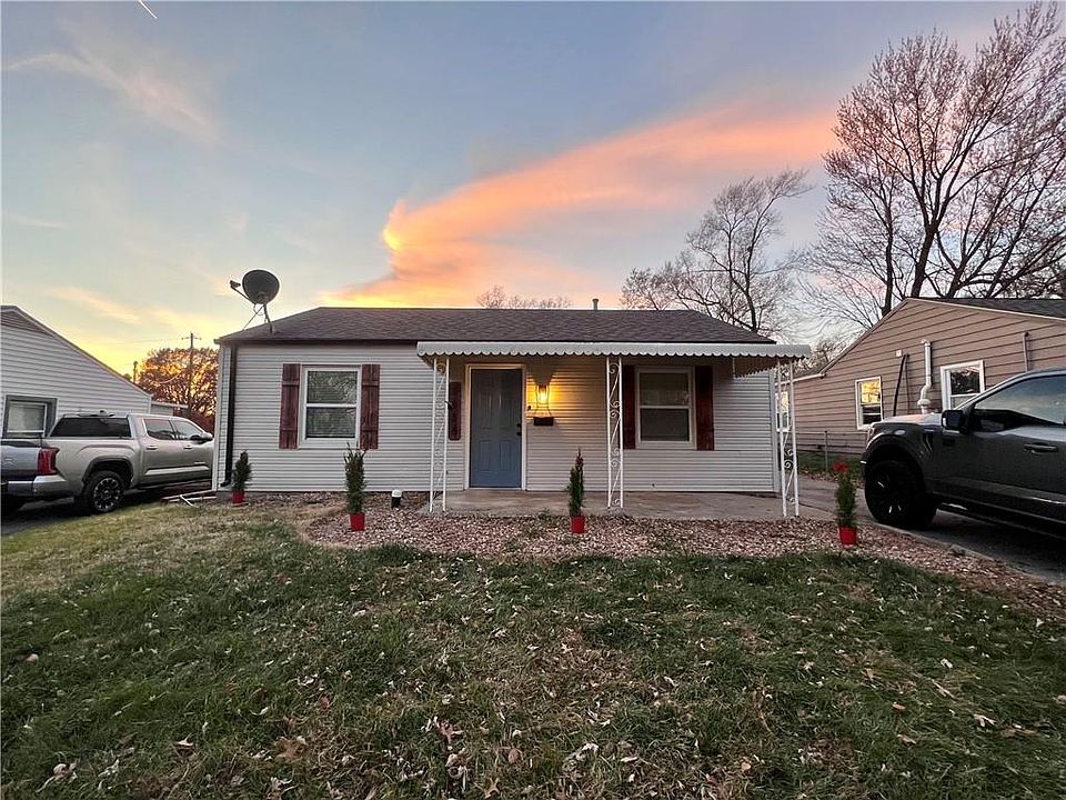 1st image of 2638 S 51st St