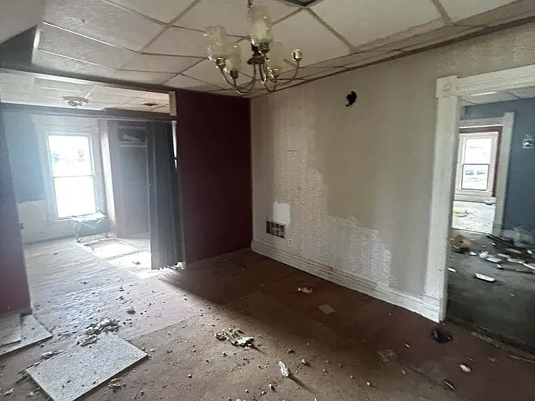 106 Locust St — Photo 2