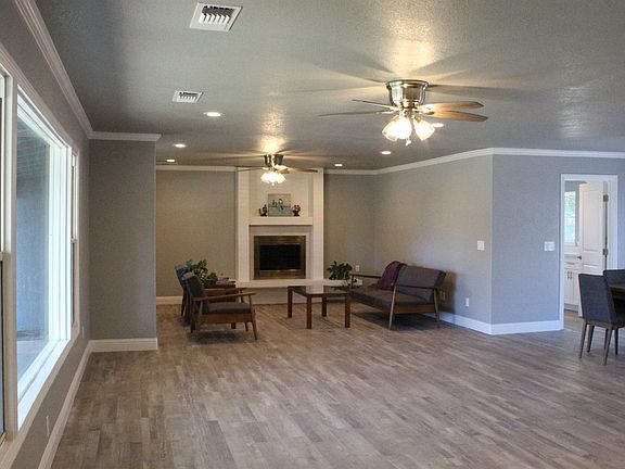4th image of 900 Ashley Way