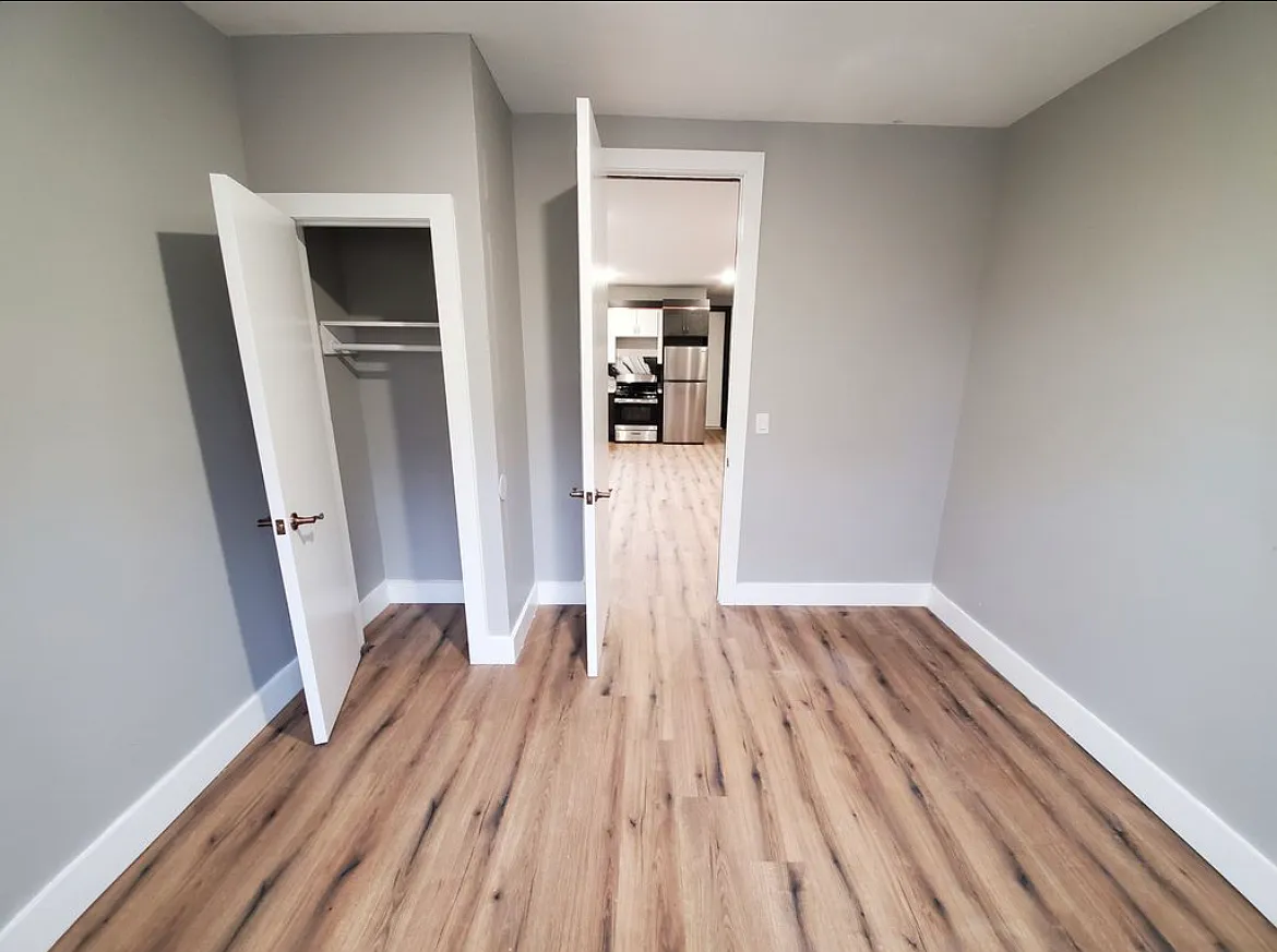 3 bed, 1000 sqft, $3,000 — Photo 4