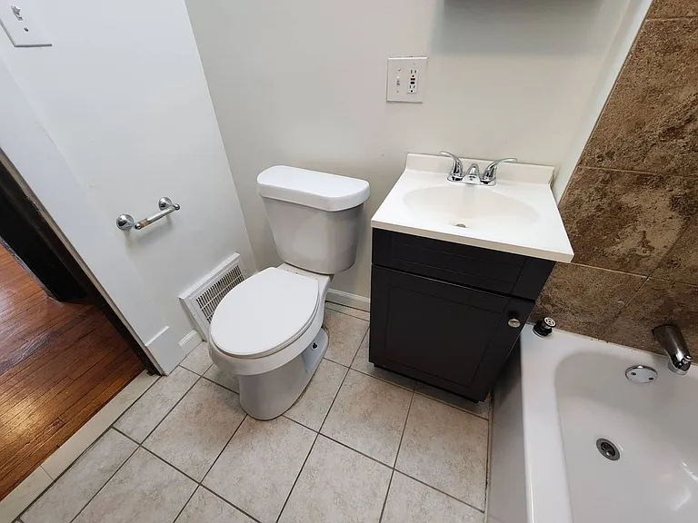 106 W Grace St — Photo 13