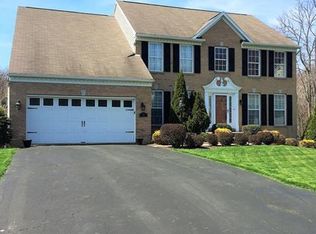 17 Tall Trees Ct, New Castle, PA 16105