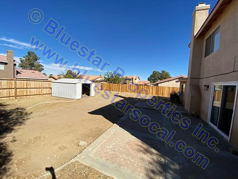 10840 Floral St — Photo 15
