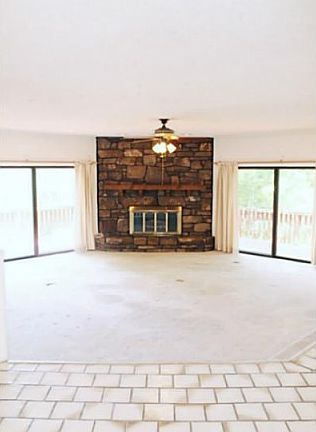 3rd image of 4 Melissa Ln