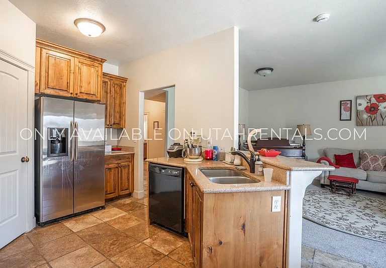 278 E Cascade Ct — Photo 6