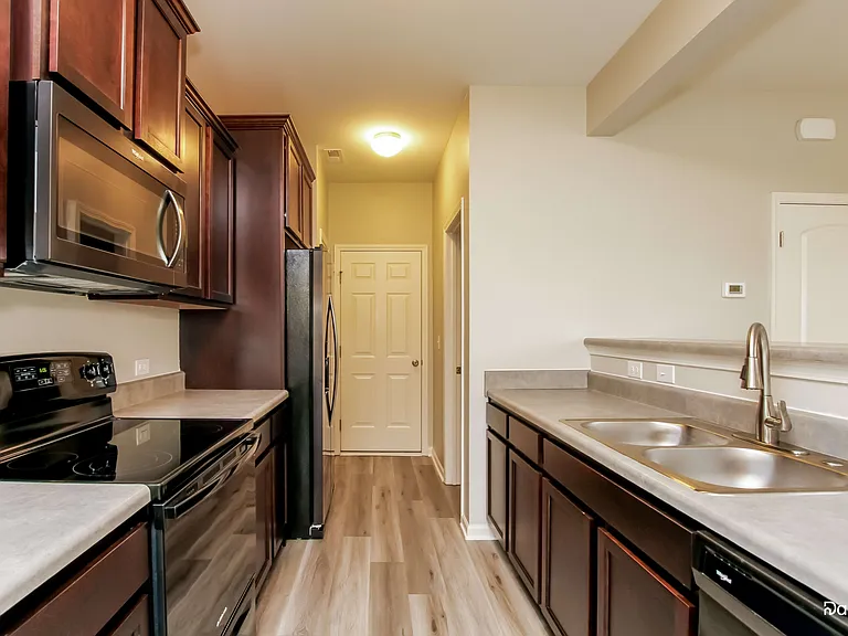 701 Falls Ln — Photo 3