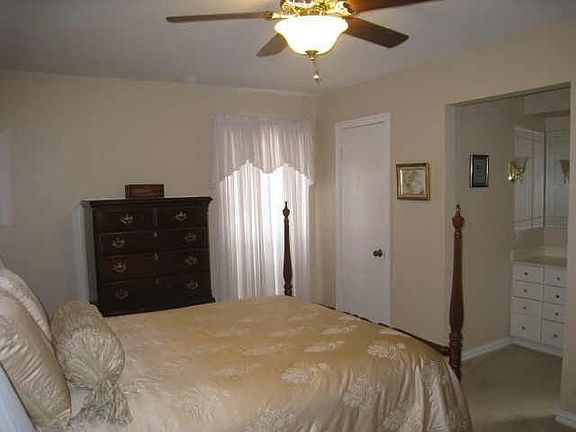 3rd image of 3418 Rockyridge Dr