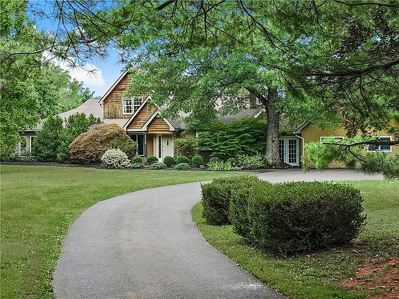 2nd image of 1334 Deer Run Rd