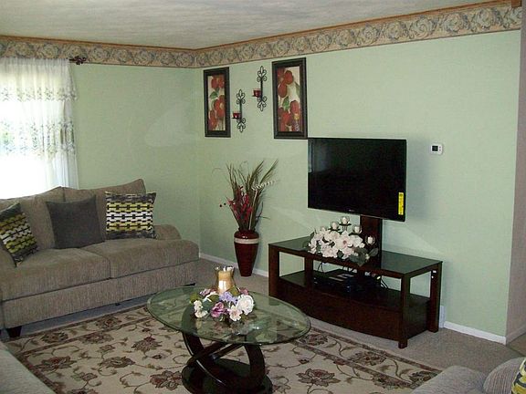 4th image of 22149 Lone Oak Ln